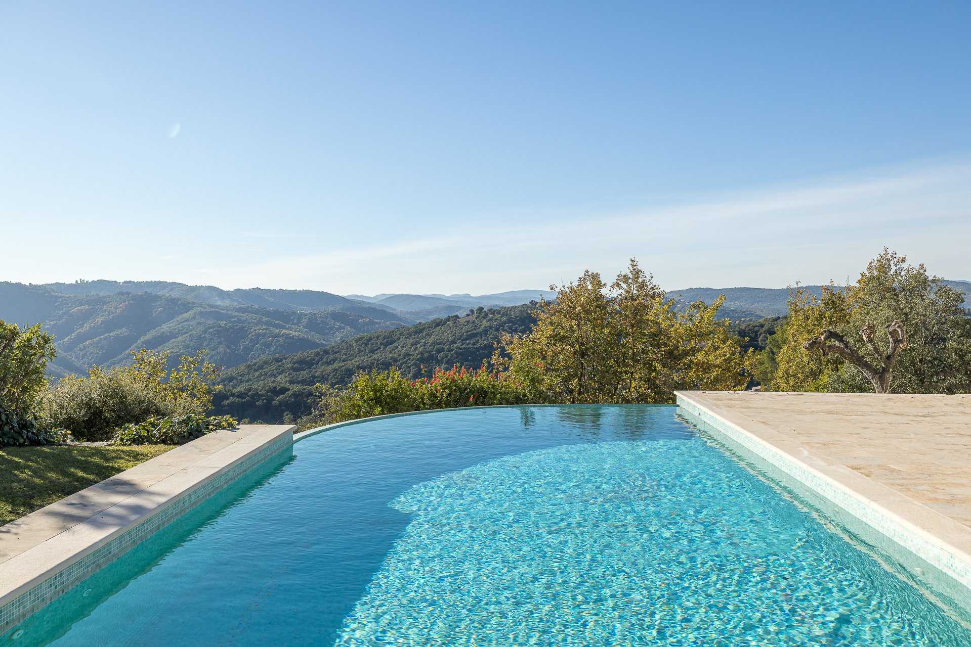 Rumah di Peymeinade, Provence-Alpes-Cote d'Azur 10053905