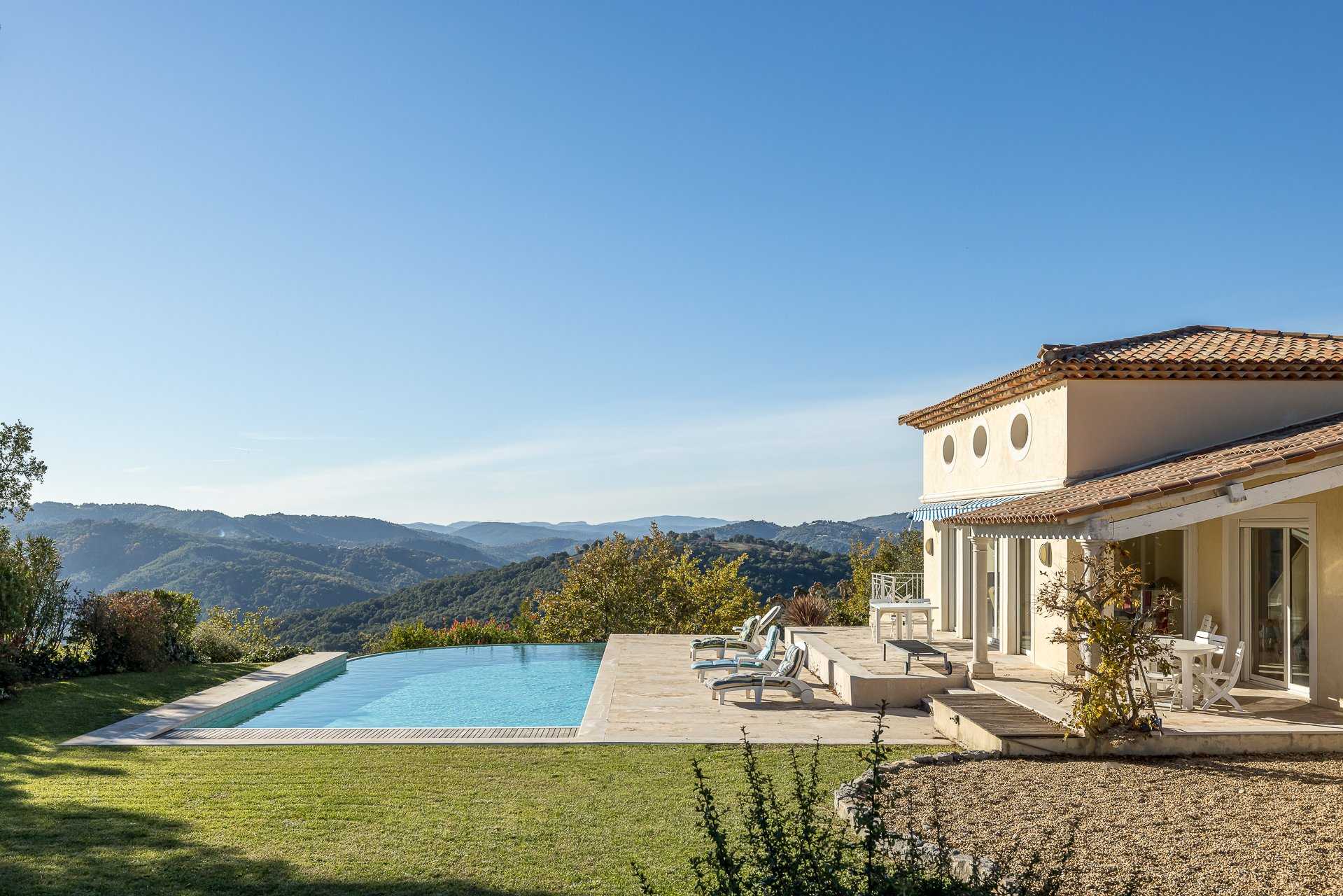Rumah di Peymeinade, Provence-Alpes-Cote d'Azur 10053905