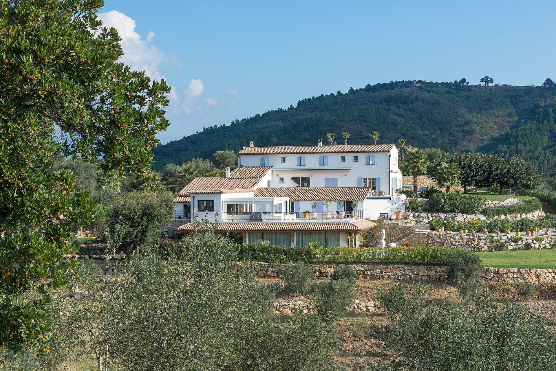 Rumah di Tanneron, Provence-Alpes-Cote d'Azur 10053922