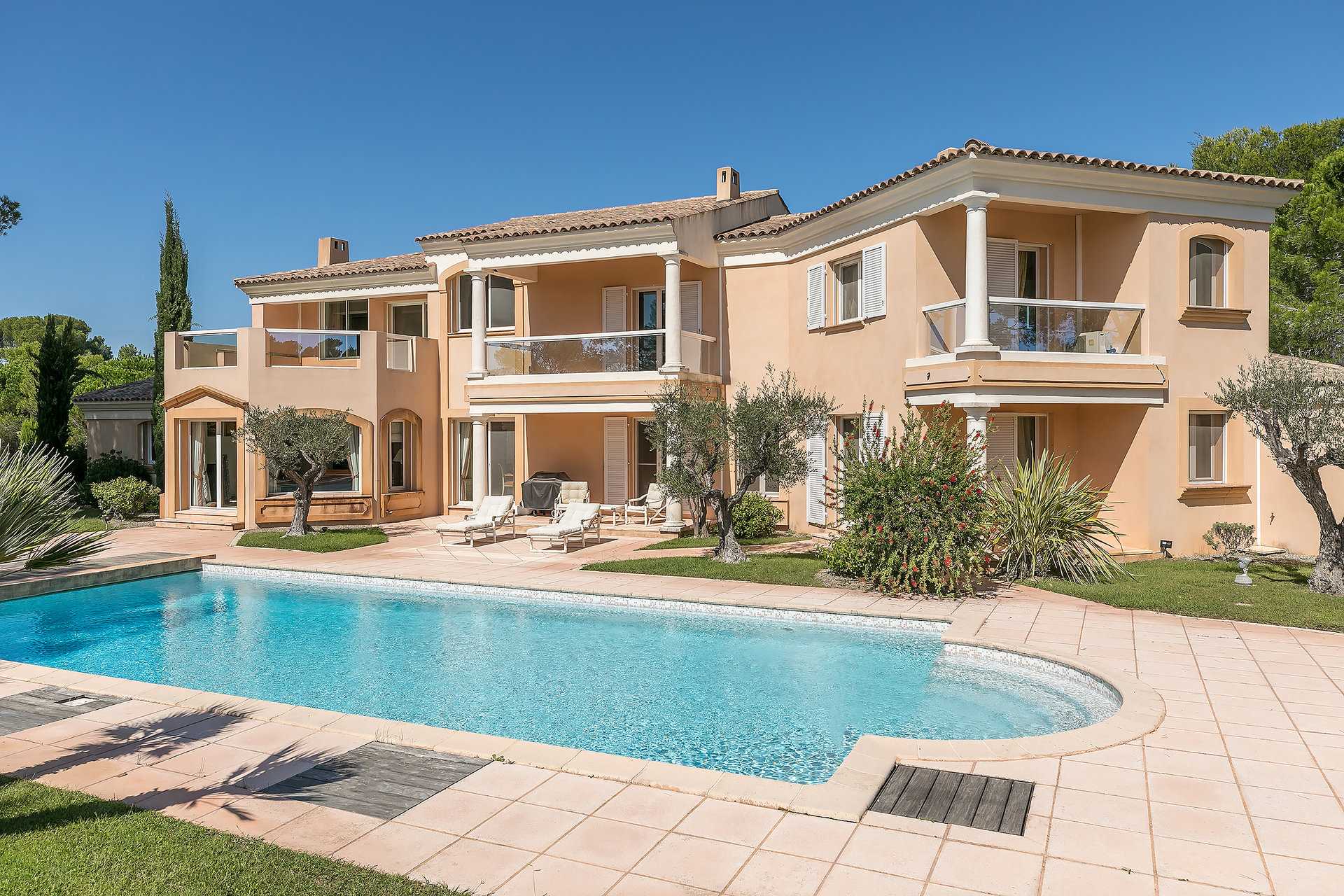 Hus i Saint-Raphael, Provence-Alpes-Cote d'Azur 10053950