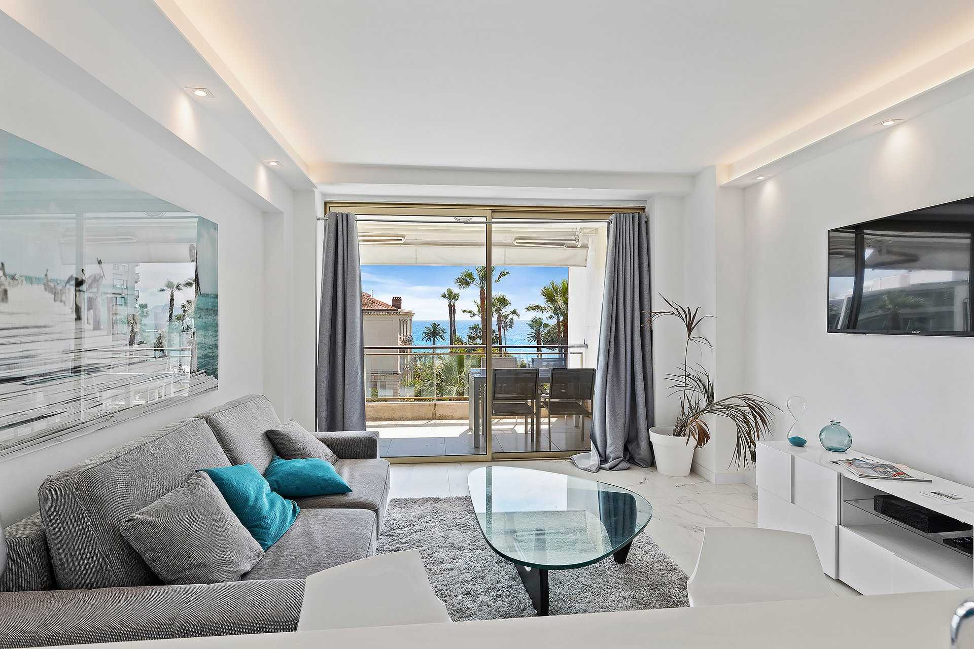 Condominium in Cannes, Provence-Alpes-Côte d'Azur 10053957