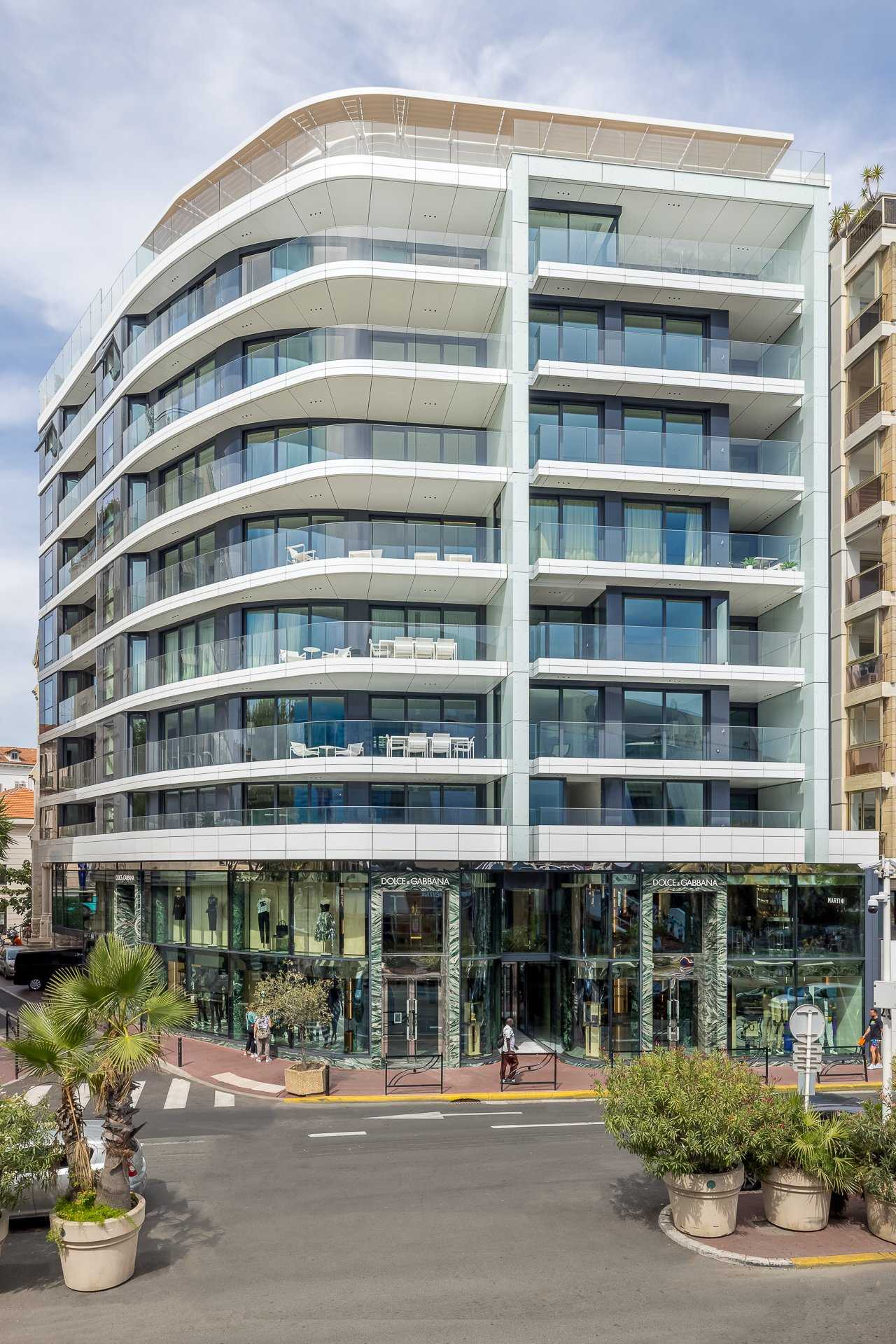 Condominium in Cannes, 9 Boulevard de la Croisette 10053961