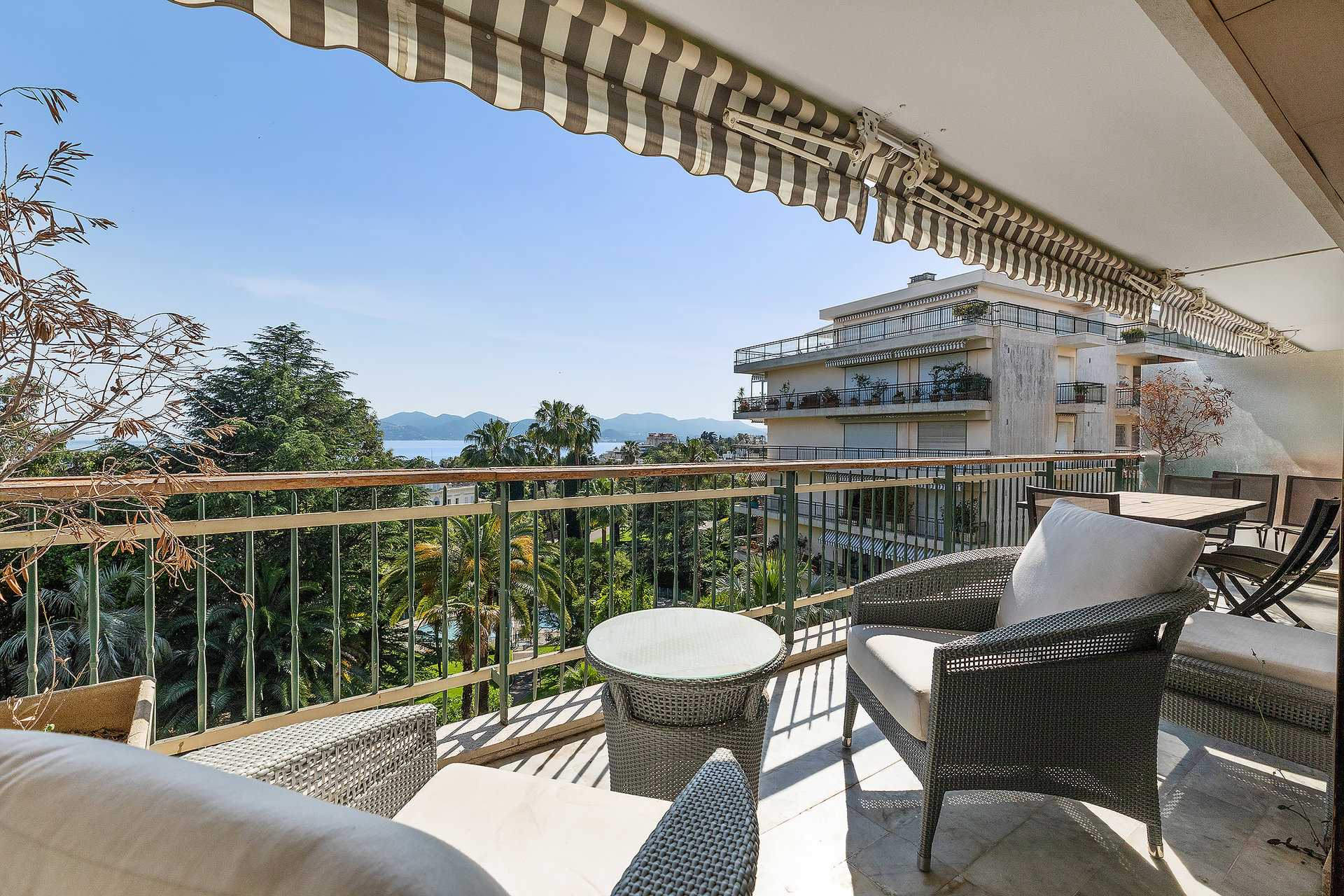 Eigentumswohnung im Cannes, Provence-Alpes-Côte d'Azur 10053963