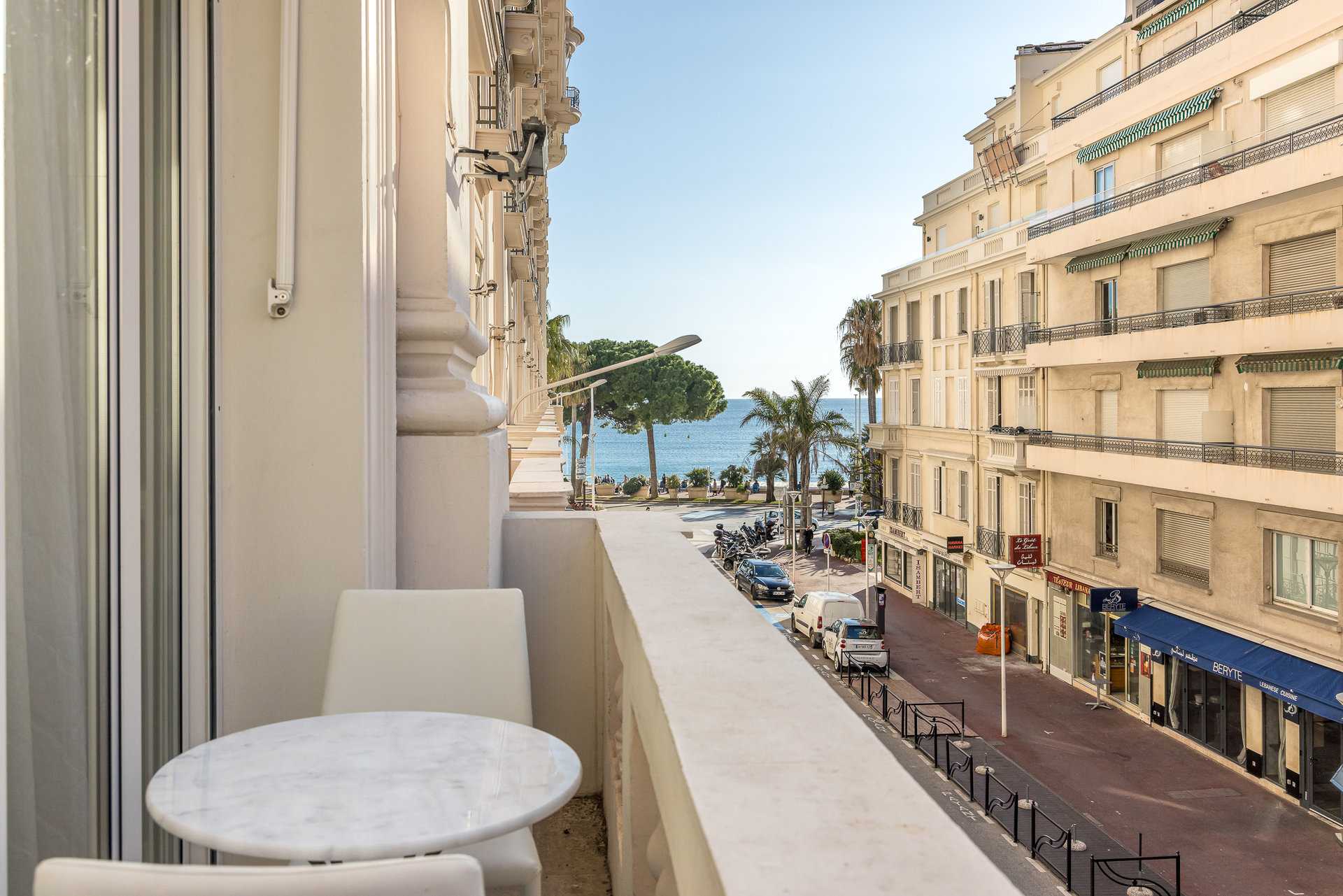 Condominium dans Cannes, Provence-Alpes-Côte d'Azur 10054013