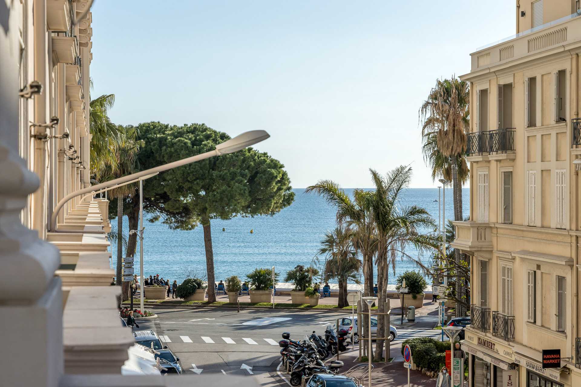 Condominium dans Cannes, Provence-Alpes-Côte d'Azur 10054013