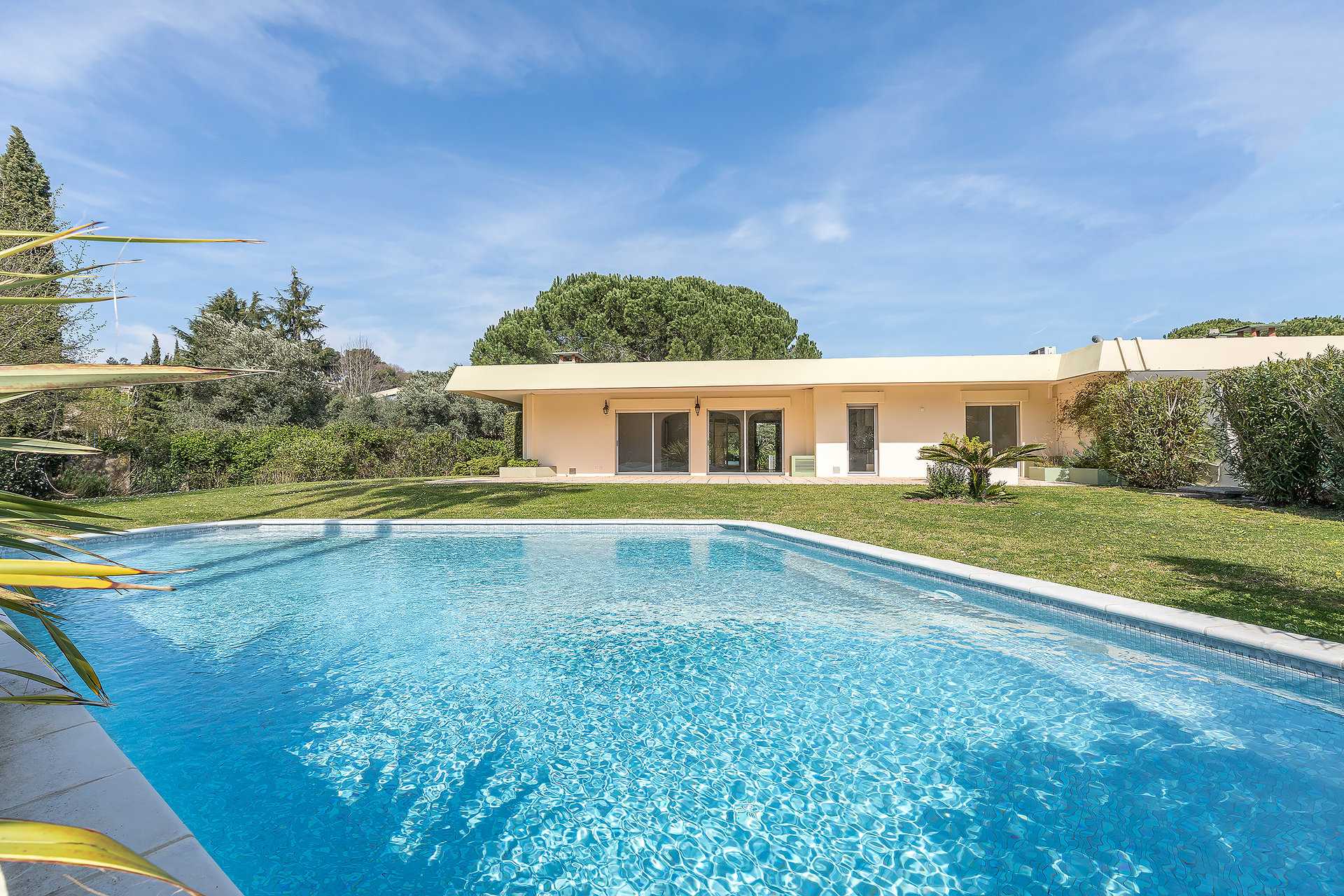 Rumah di La Napoule, Provence-Alpes-Cote d'Azur 10054025