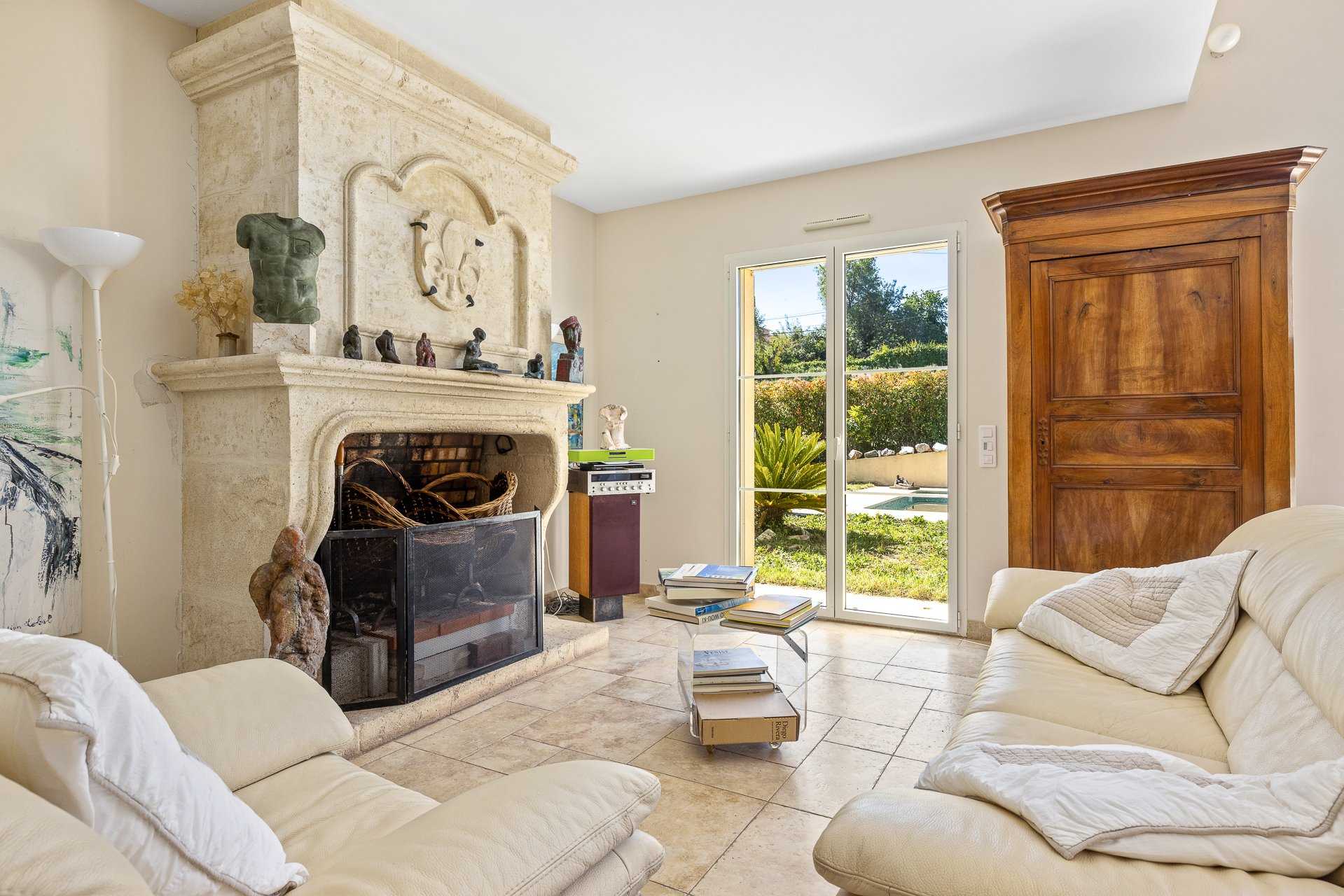rumah dalam Tanneron, Provence-Alpes-Côte d'Azur 10054030