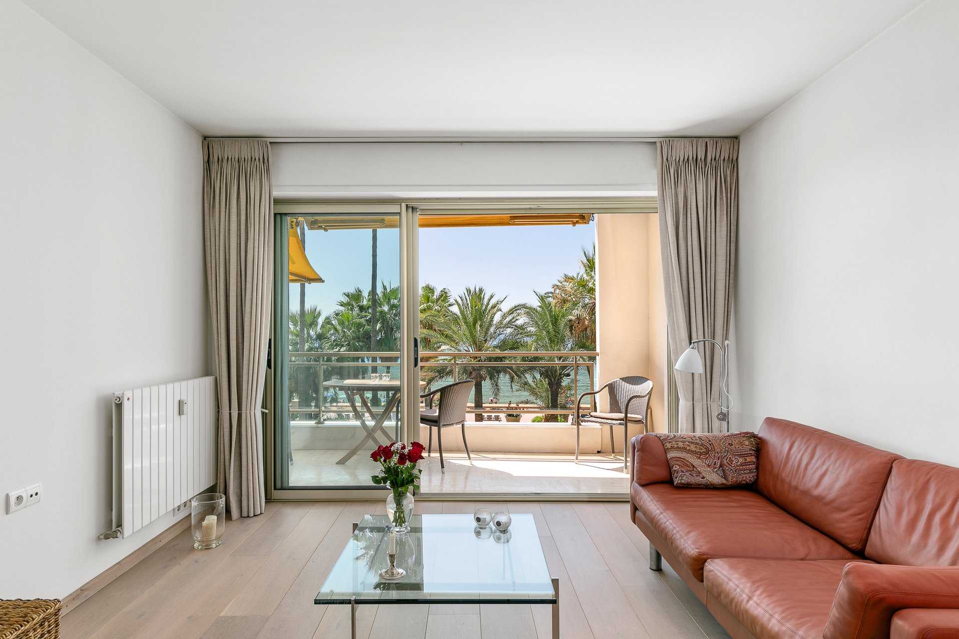 Condominium in Cannes, Alpes-Maritimes 10054086