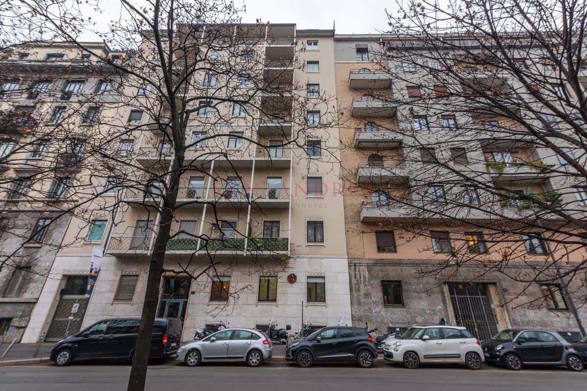 Condominium in Milano,  10054137