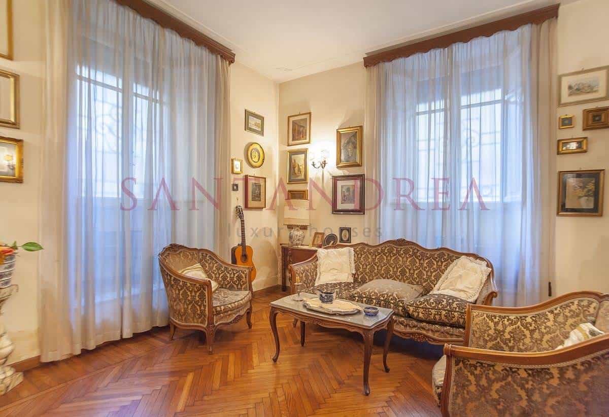 Condominium in Nomentaan, Lazio 10054147