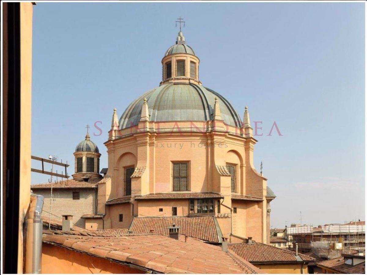 عمارات في Bologna,  10054199