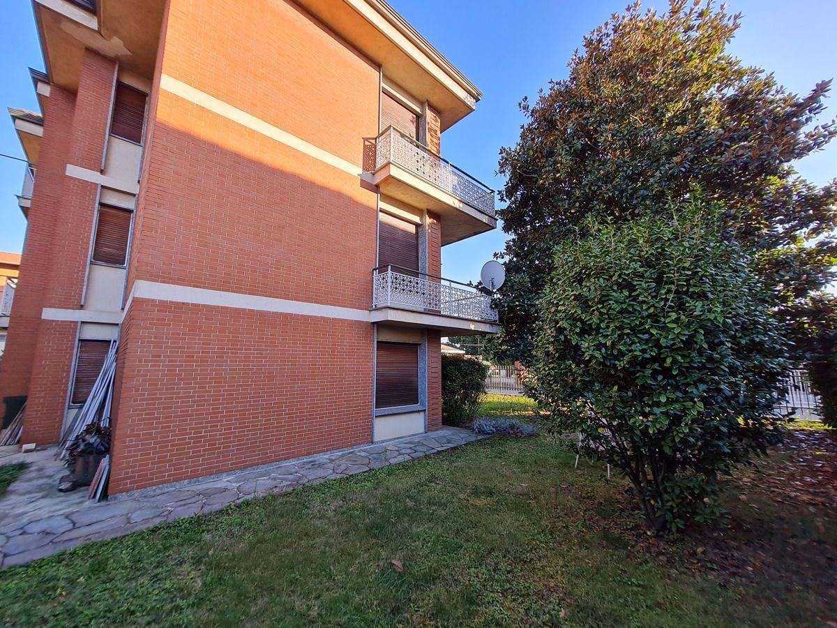 公寓 在 Novara,  10054230