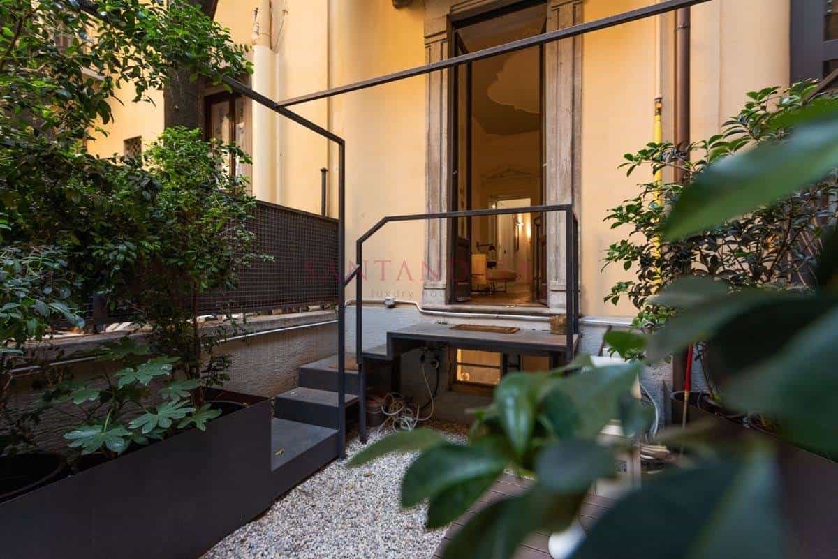 Condominium in Milano,  10054261