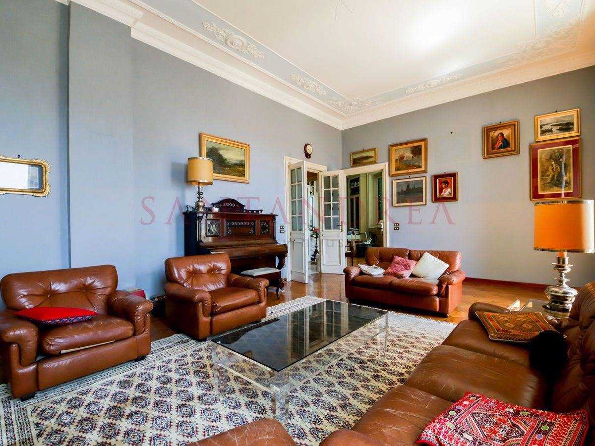 Condominium dans Gênes, Ligurie 10054296