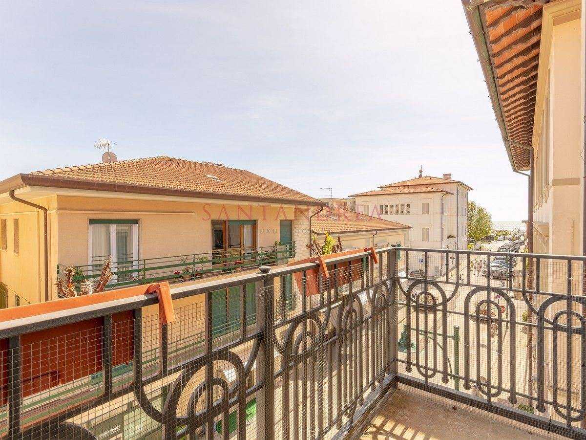 公寓 在 Forte dei Marmi,  10054389