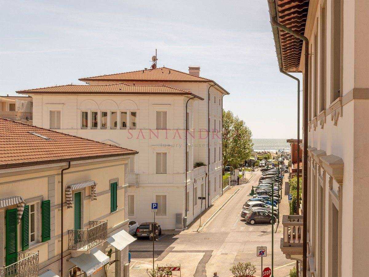 公寓 在 Forte dei Marmi,  10054389