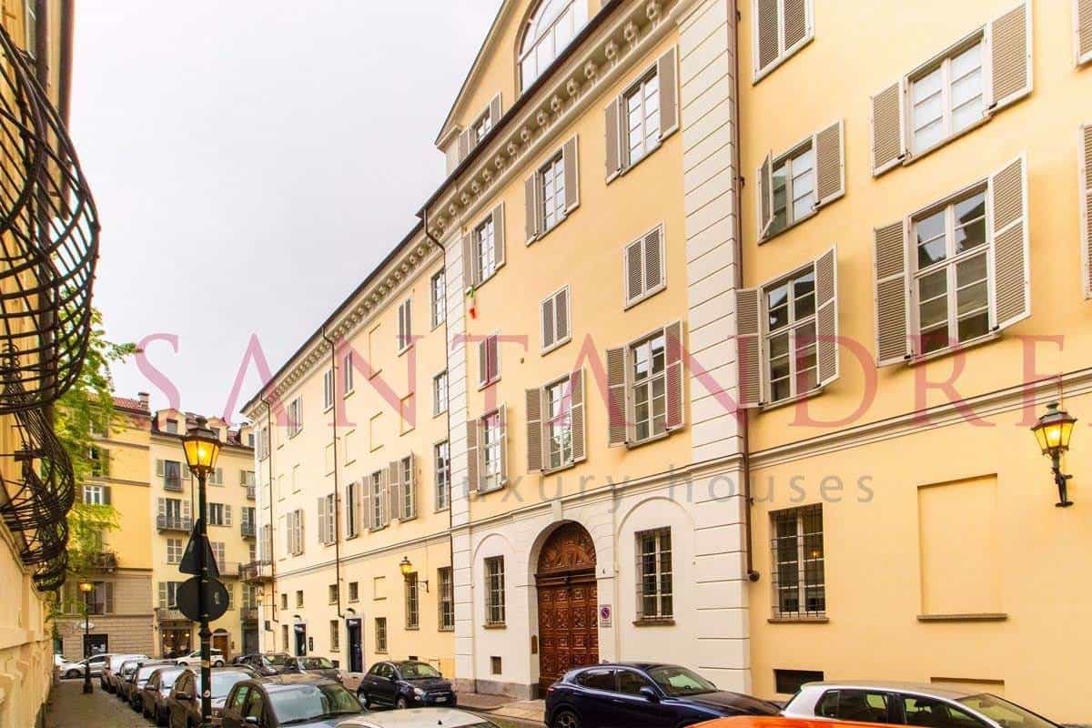 Condominium in Turin, Piedmont 10054391