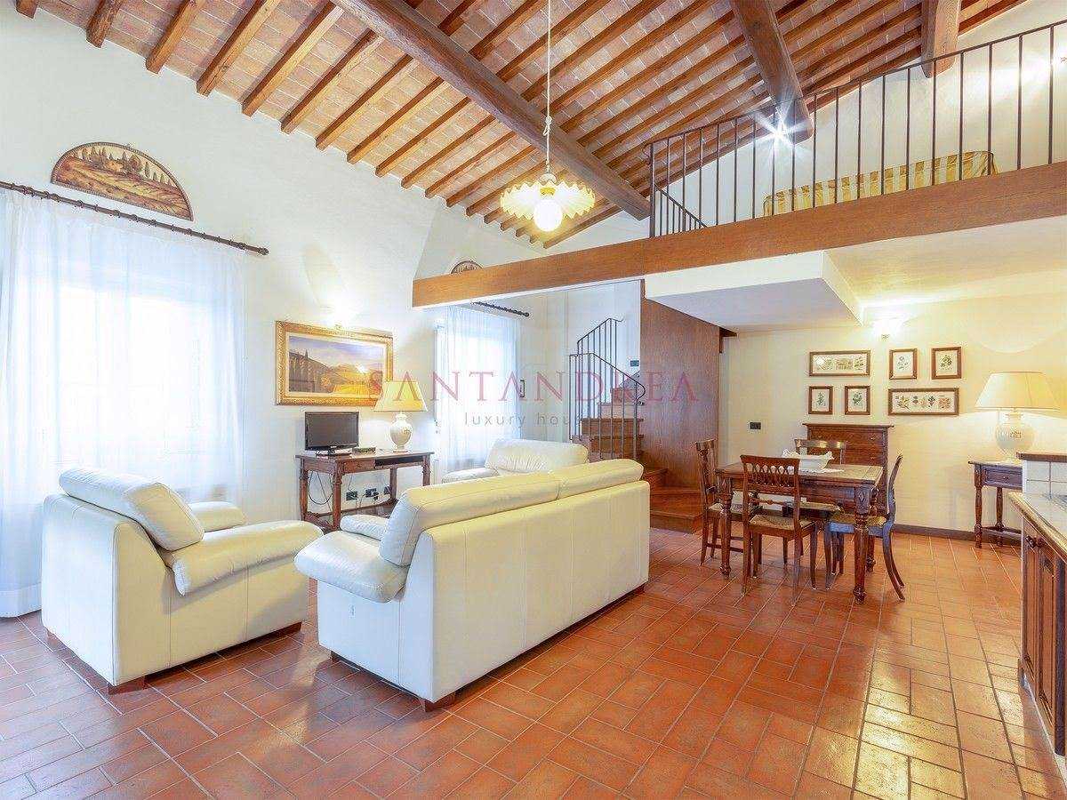 жилой дом в San Gimignano,  10054399