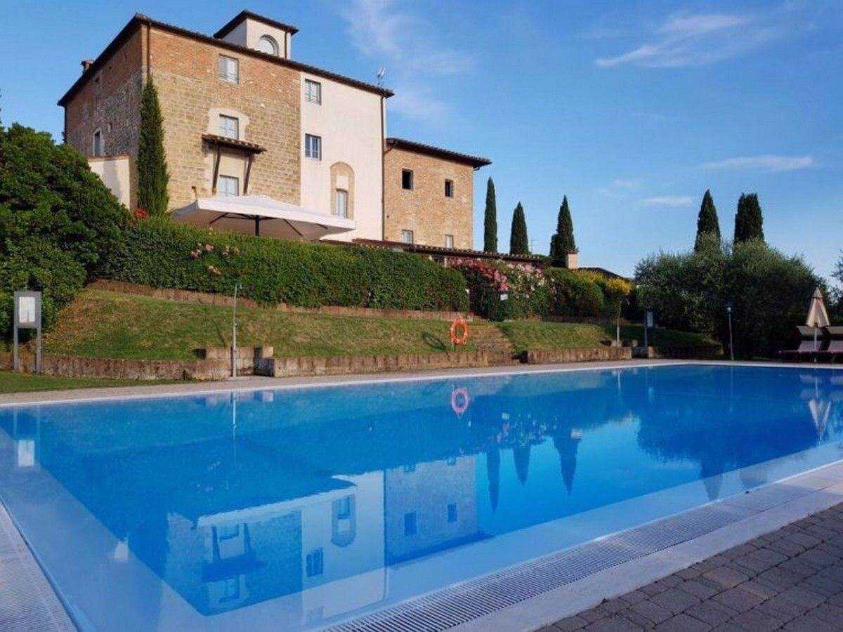 House in San Gimignano, Tuscany 10054401