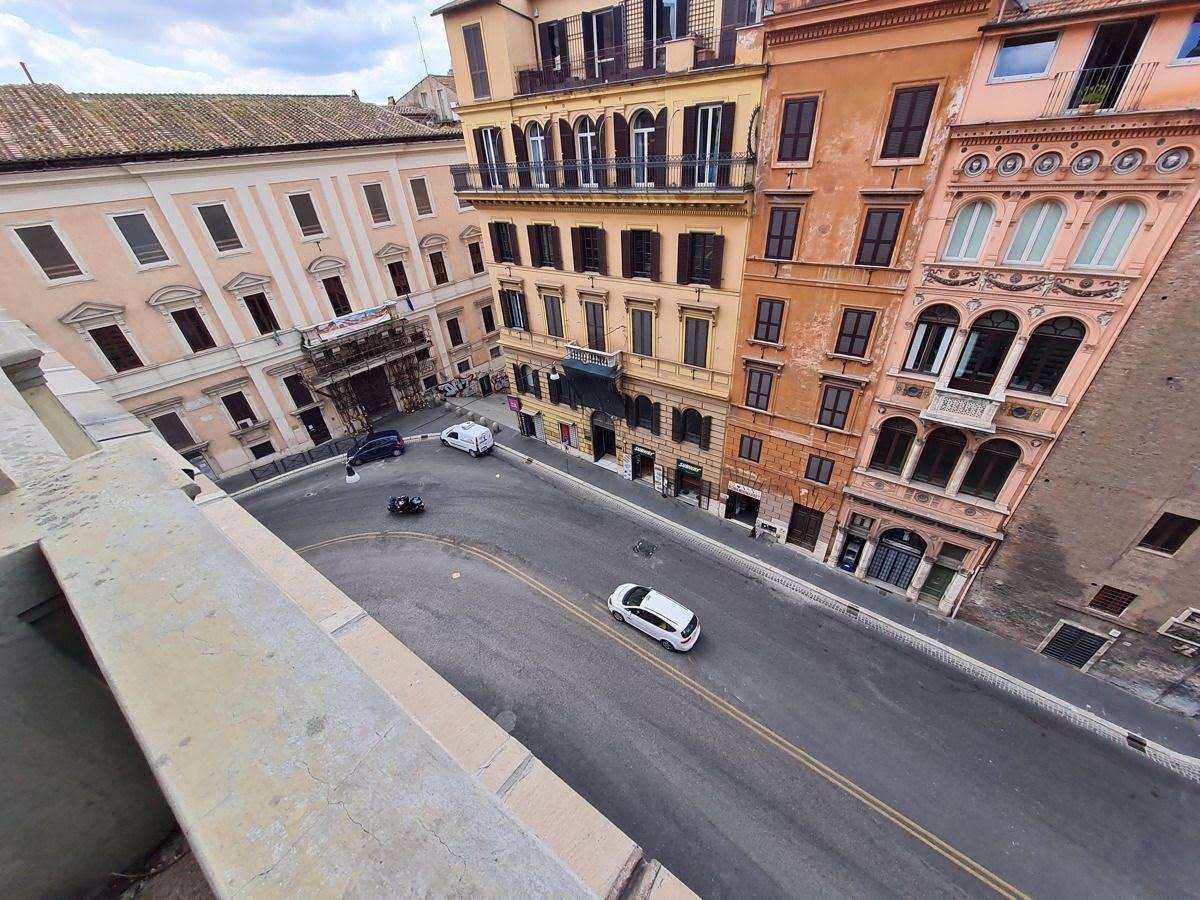 Condominium in Roma,  10054424