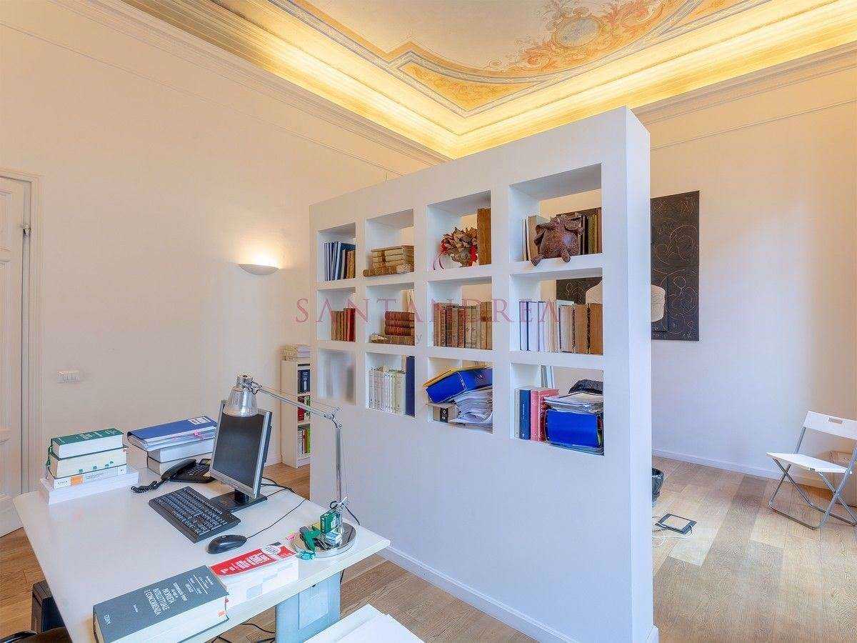 Office in Florence, Tuscany 10054492