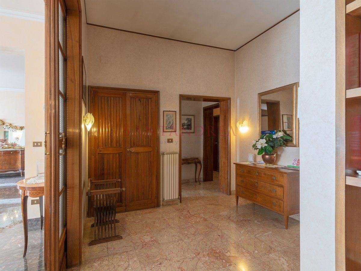 Квартира в Флоренція, Тоскана 10054591