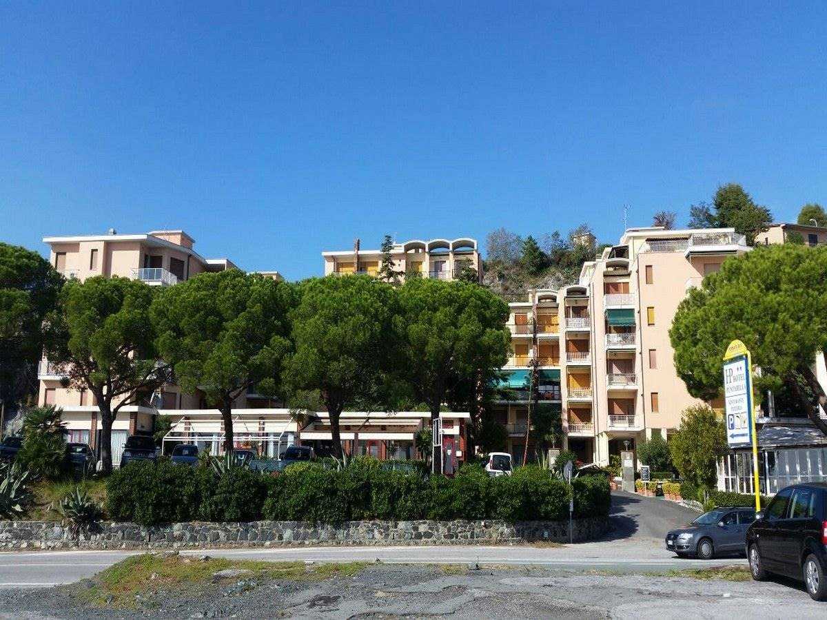 Condominium in Varazze, Liguria 10054627