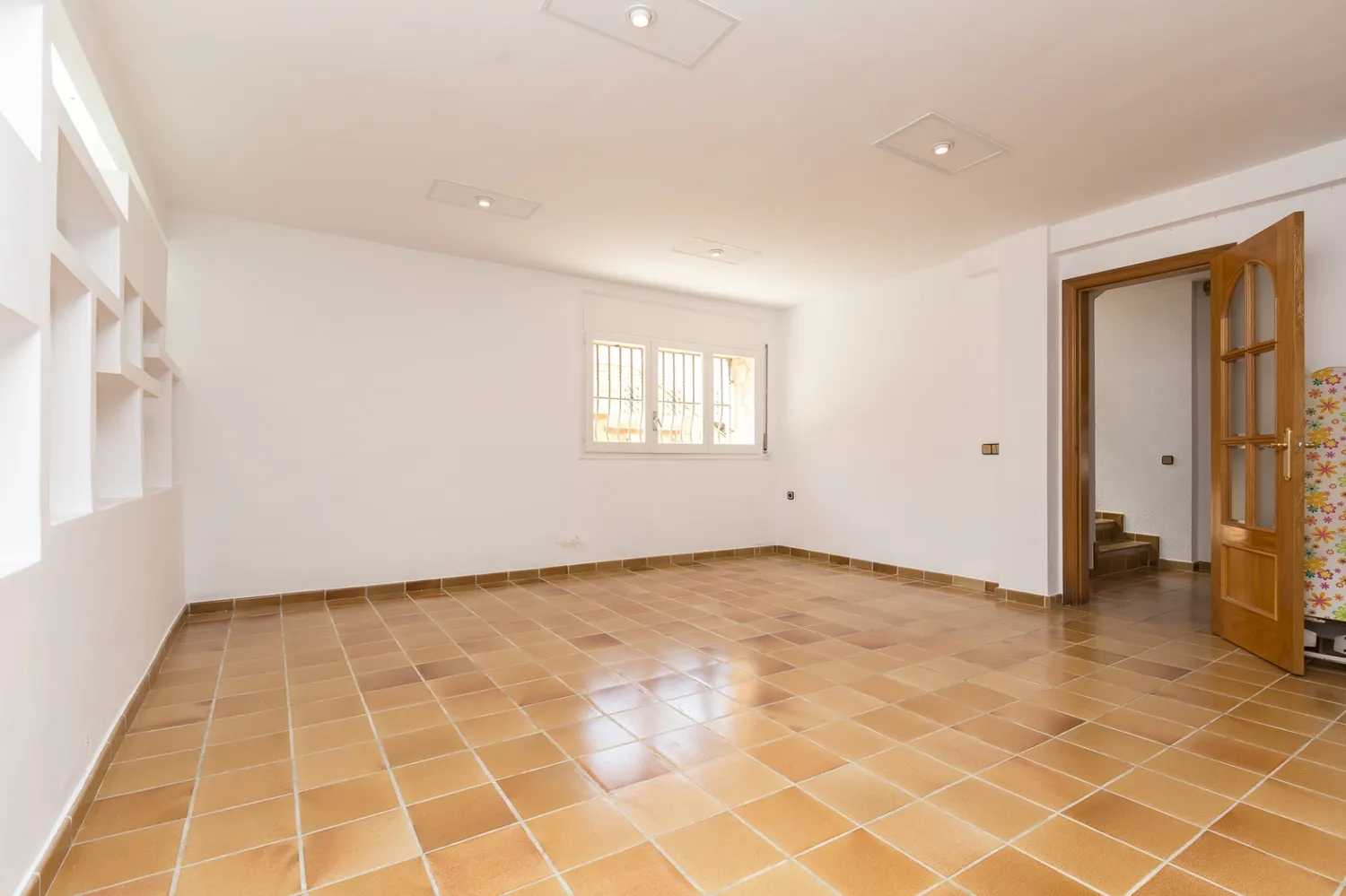 Talo sisään Esplugues De Llobregat, Barcelona 10054746