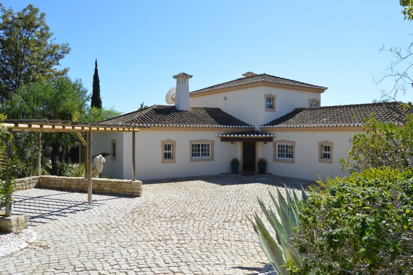 House in Almancil, Faro 10054845