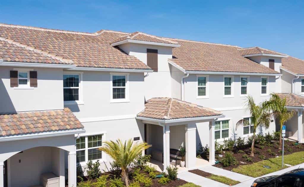 House in Hunters Creek, Florida 10055135