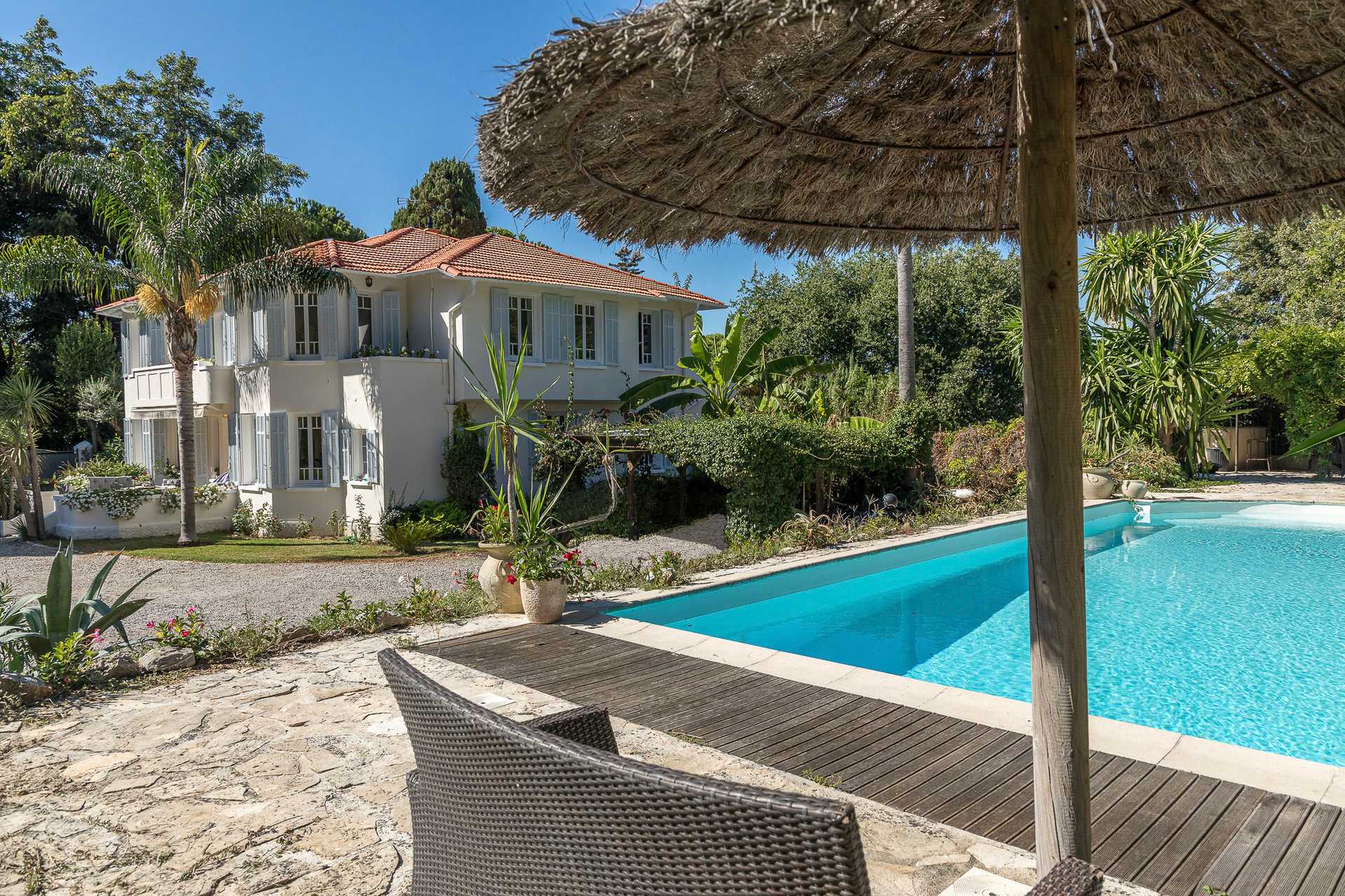 Hus i Juan-les-Pins, Provence-Alpes-Cote d'Azur 10055172