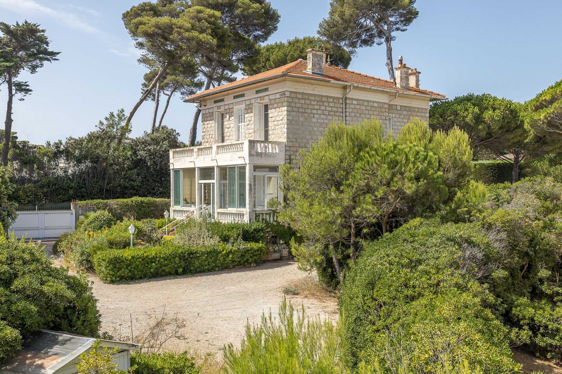 Hus i Juan-les-Pins, Provence-Alpes-Cote d'Azur 10055183