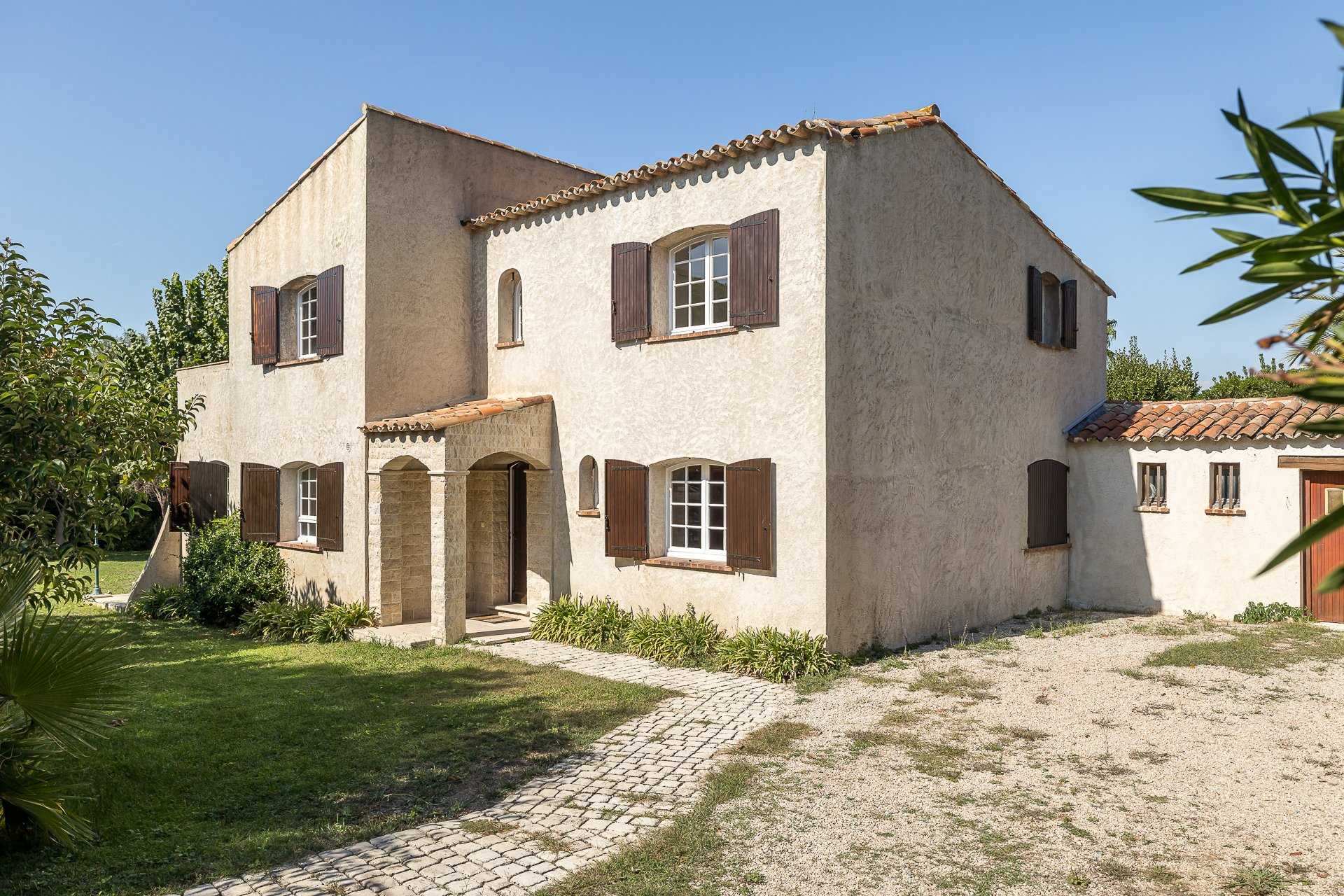 rumah dalam Juan-les-Pins, Provence-Alpes-Côte d'Azur 10055186