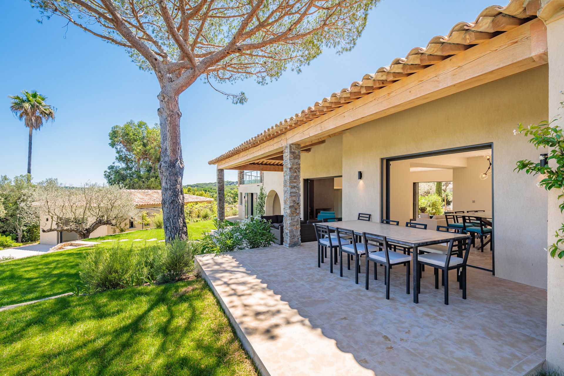 House in Saint-Tropez, Provence-Alpes-Cote d'Azur 10055249