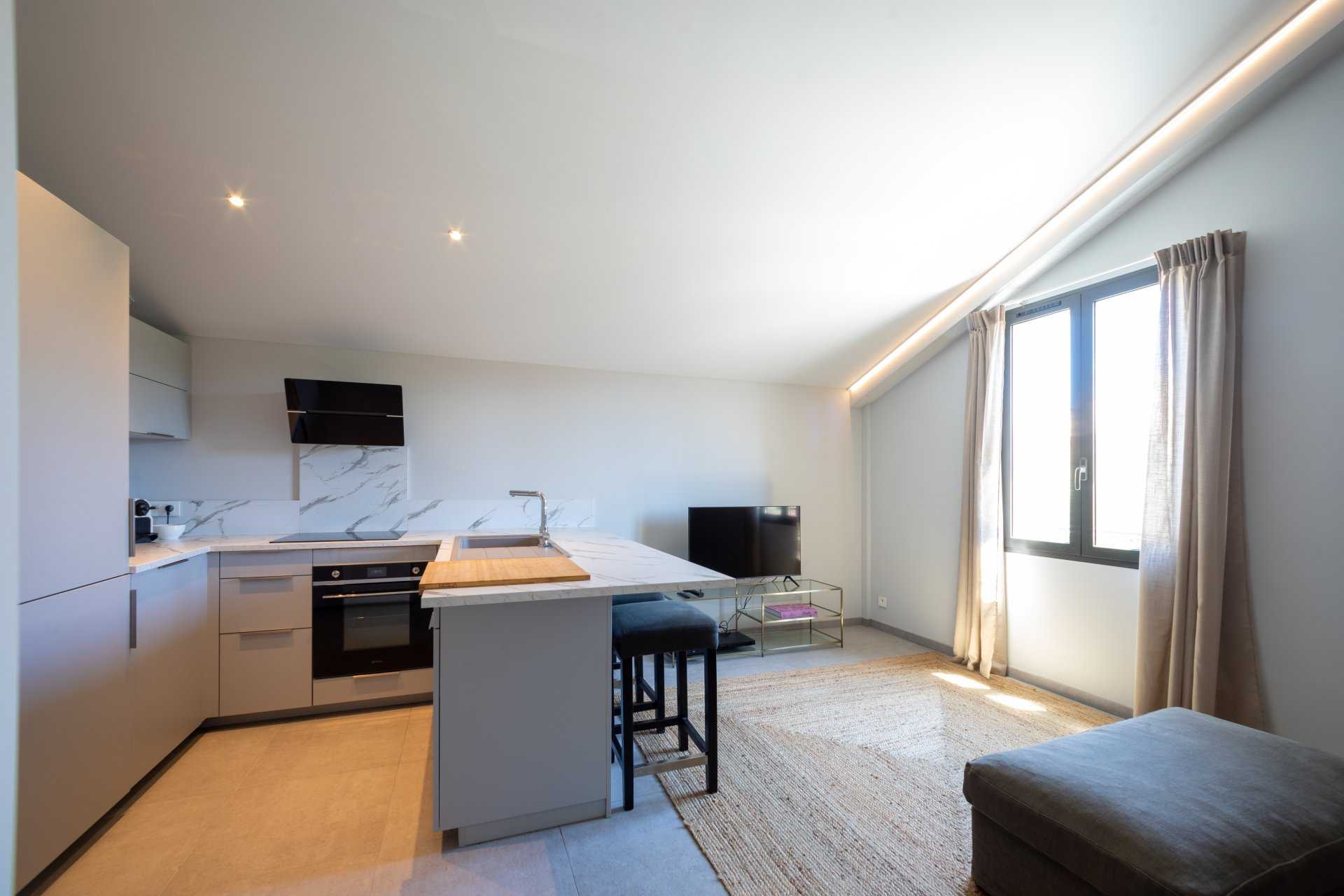 Condominium in Saint-Tropez, Var 10055255