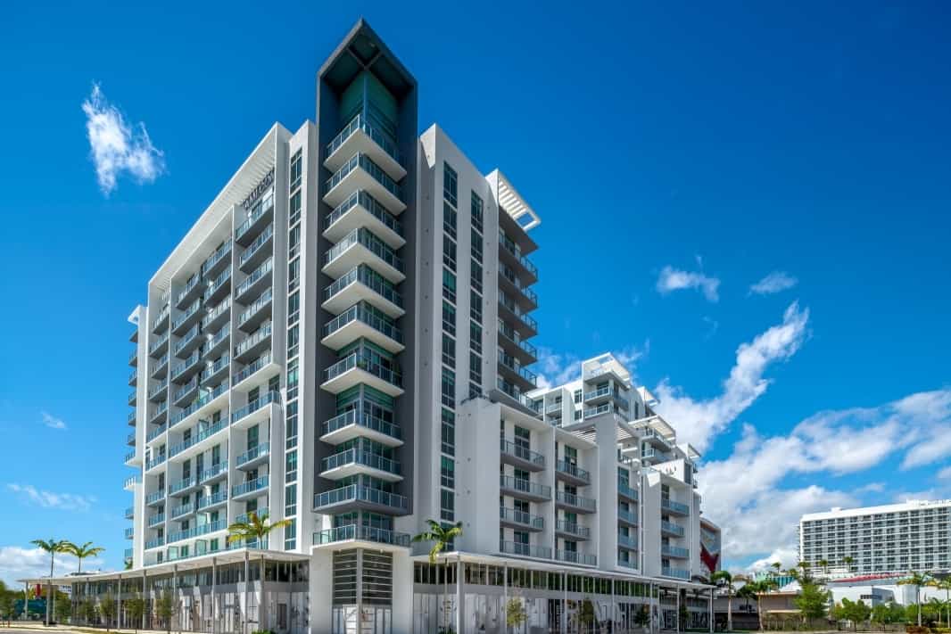 Condominium in Baaikust, Florida 10055427