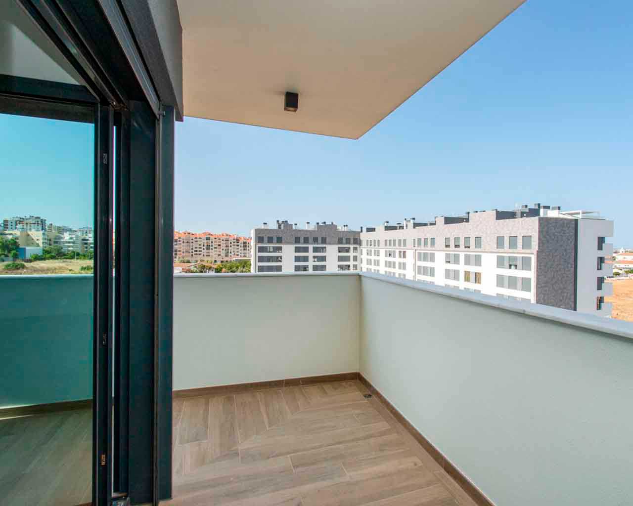 Condominium in Faro, Algarve 10055639