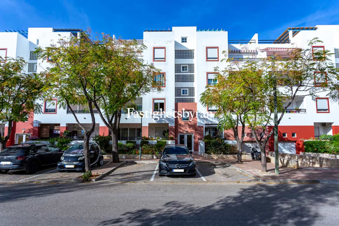 Condominium in Vale de Caranguejo, Faro 10055675
