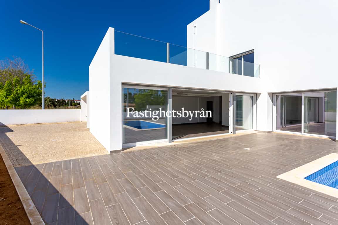 بيت في Tavira, Algarve 10055802