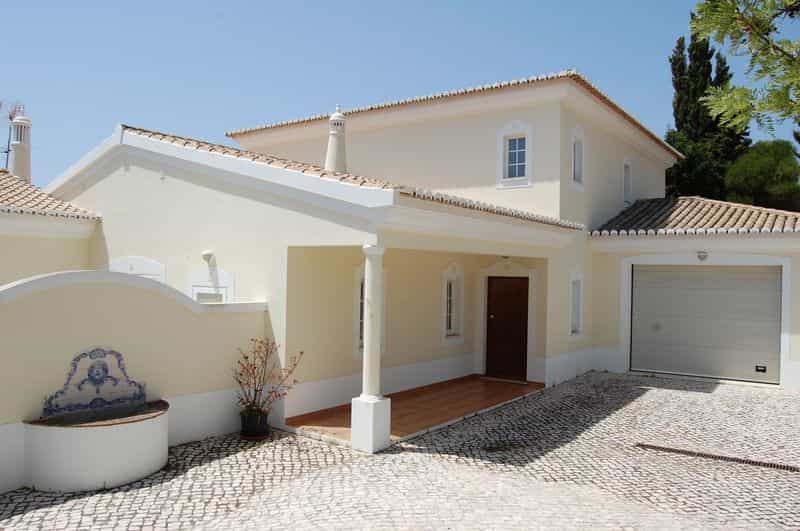 Condominium in Praia Da Luz, Algarve 10055983