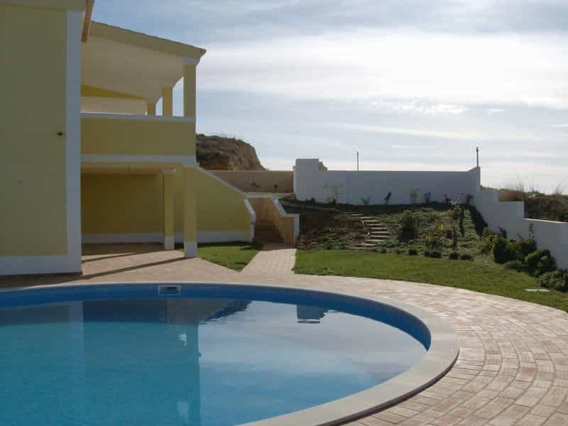 Talo sisään Praia Da Luz, Algarve 10055997