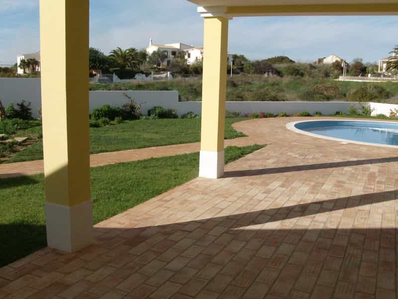 Talo sisään Praia Da Luz, Algarve 10055997