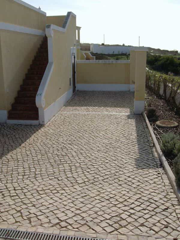 Casa nel Praia Da Luz, Algarve 10056002