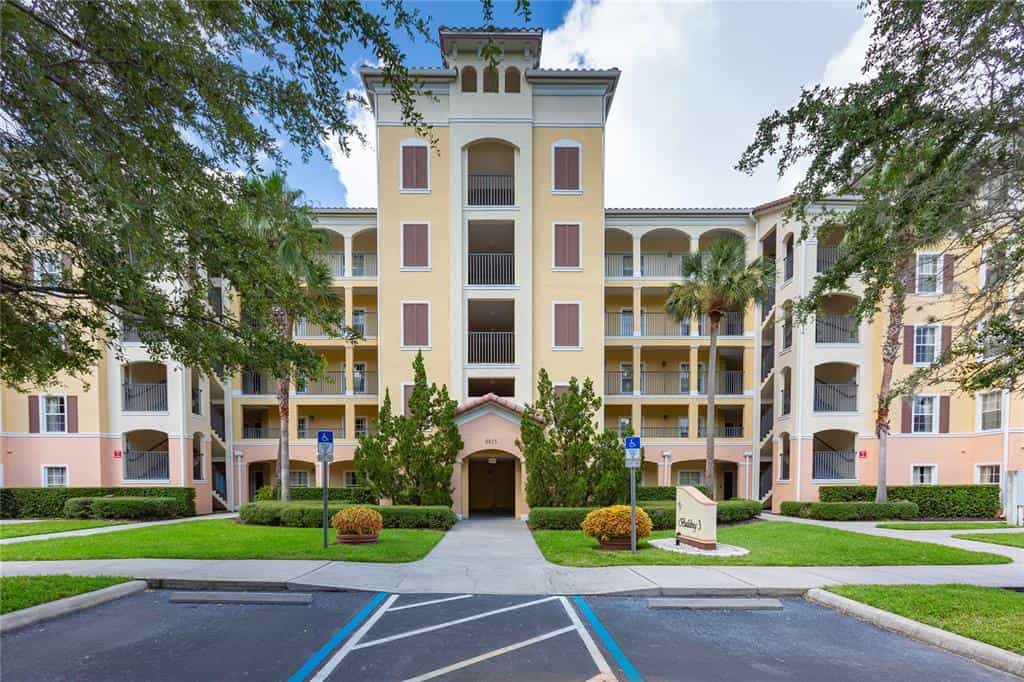 Condominium in Holden Hoogten, Florida 10056214