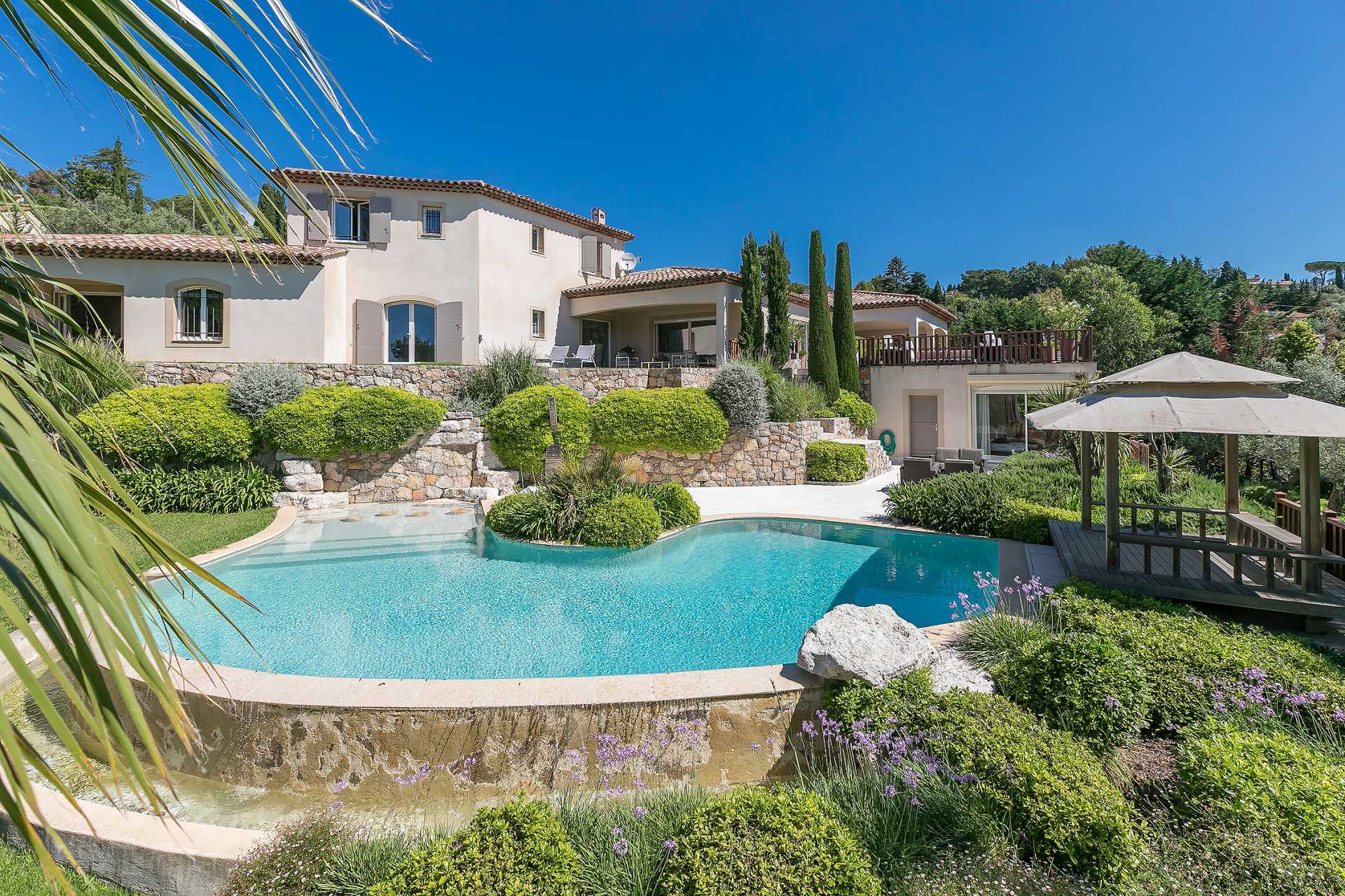 Hus i Mougins, Provence-Alpes-Cote d'Azur 10056945