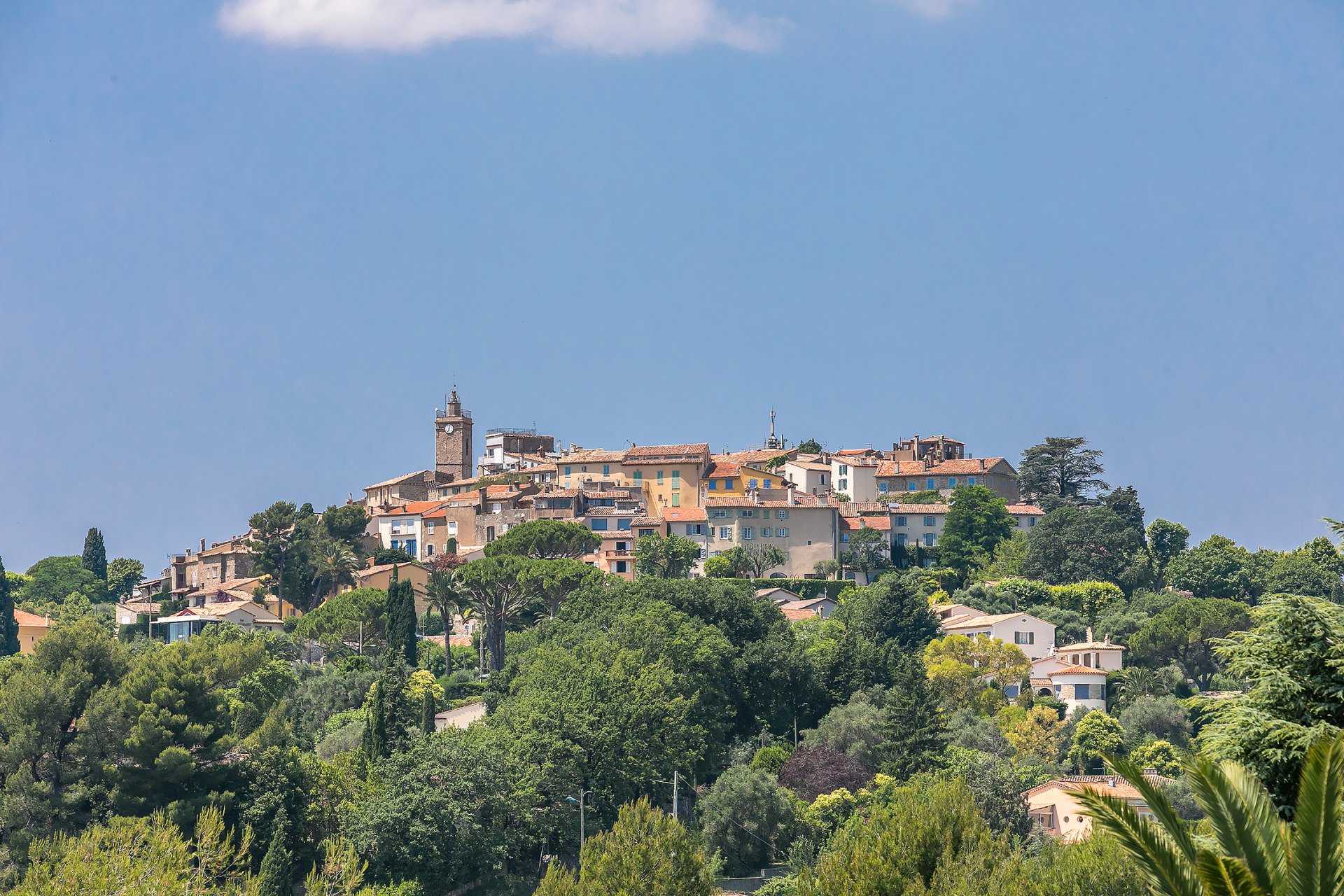 Hus i Mougins, Provence-Alpes-Cote d'Azur 10056947