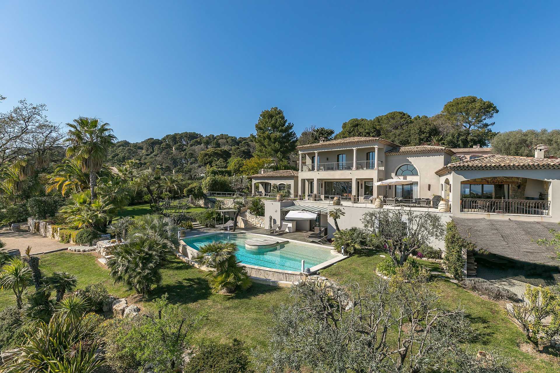 Hus i Mougins, Provence-Alpes-Cote d'Azur 10056953