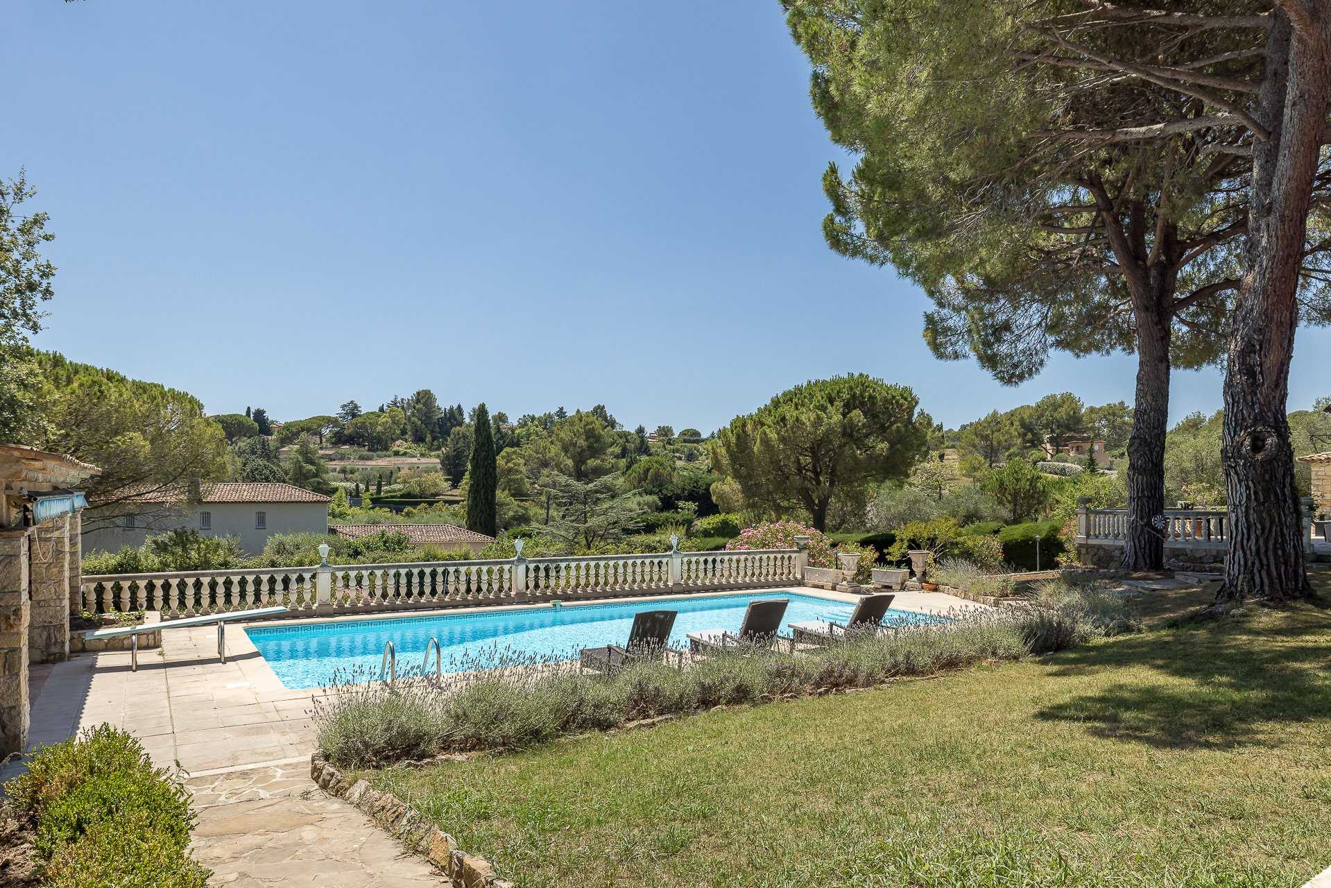 Hus i Mouans-Sartoux, Provence-Alpes-Cote d'Azur 10056986