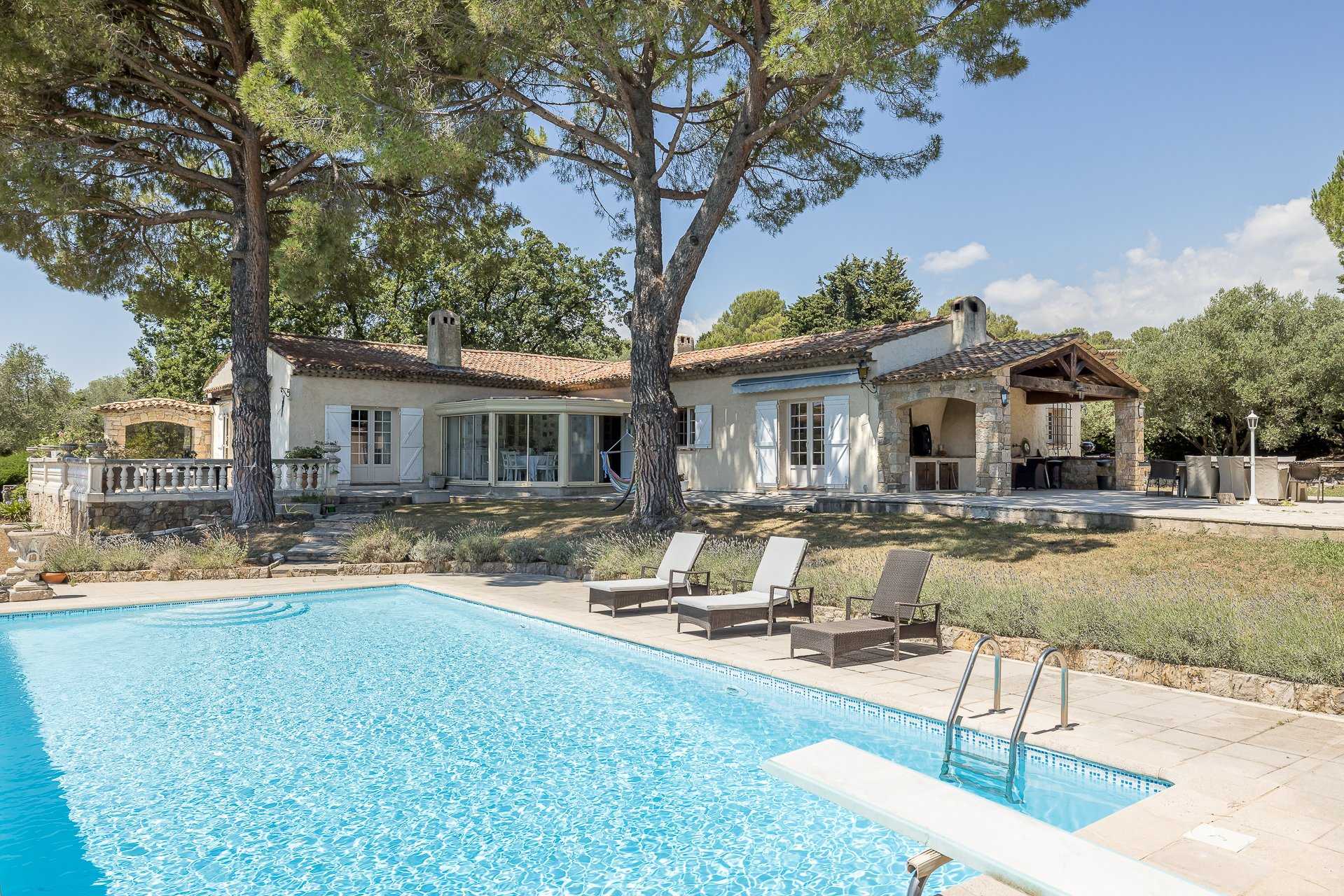 Hus i Mouans-Sartoux, Provence-Alpes-Cote d'Azur 10056986