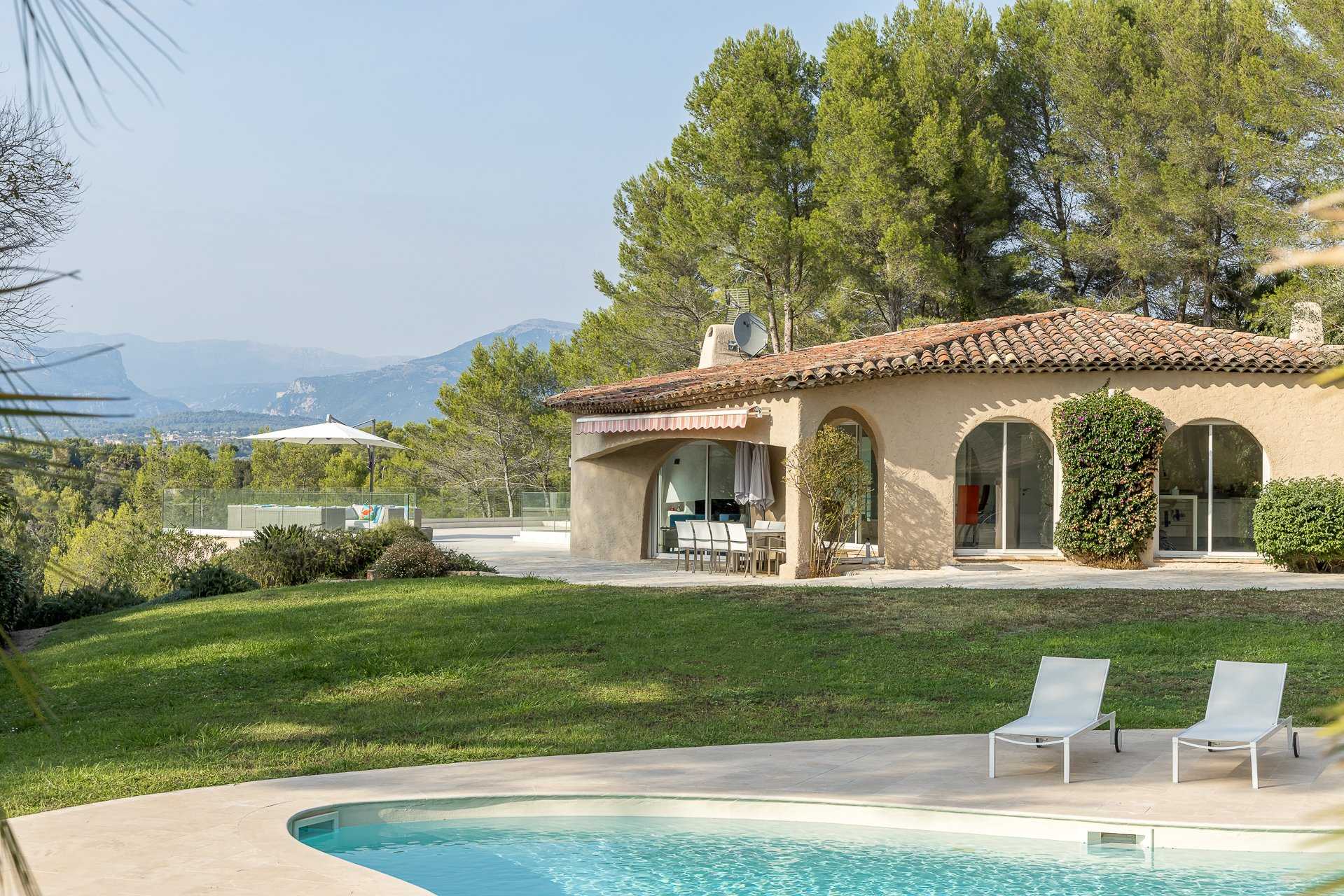 Hus i Mouans-Sartoux, Provence-Alpes-Cote d'Azur 10056996